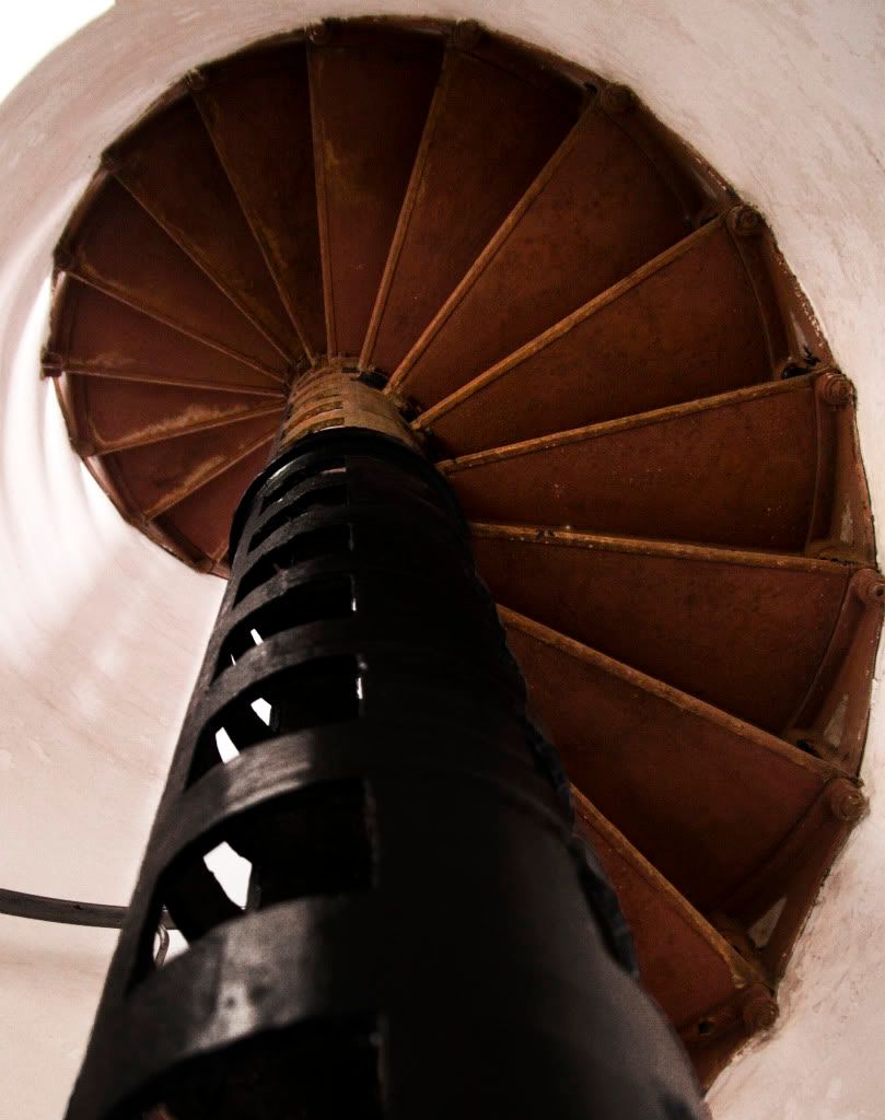 IMAGE: http://i593.photobucket.com/albums/tt18/cplpunishment/spiral.jpg