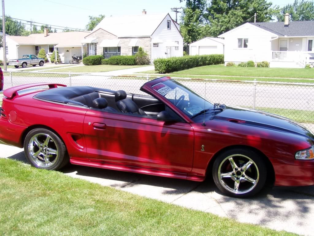 http://i593.photobucket.com/albums/tt20/Sopia06/94MustangGT5.jpg