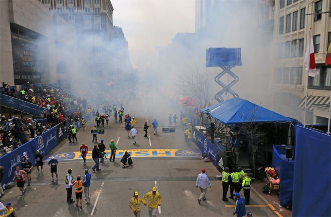  photo boston-bombings-str-smoke-130415.jpg